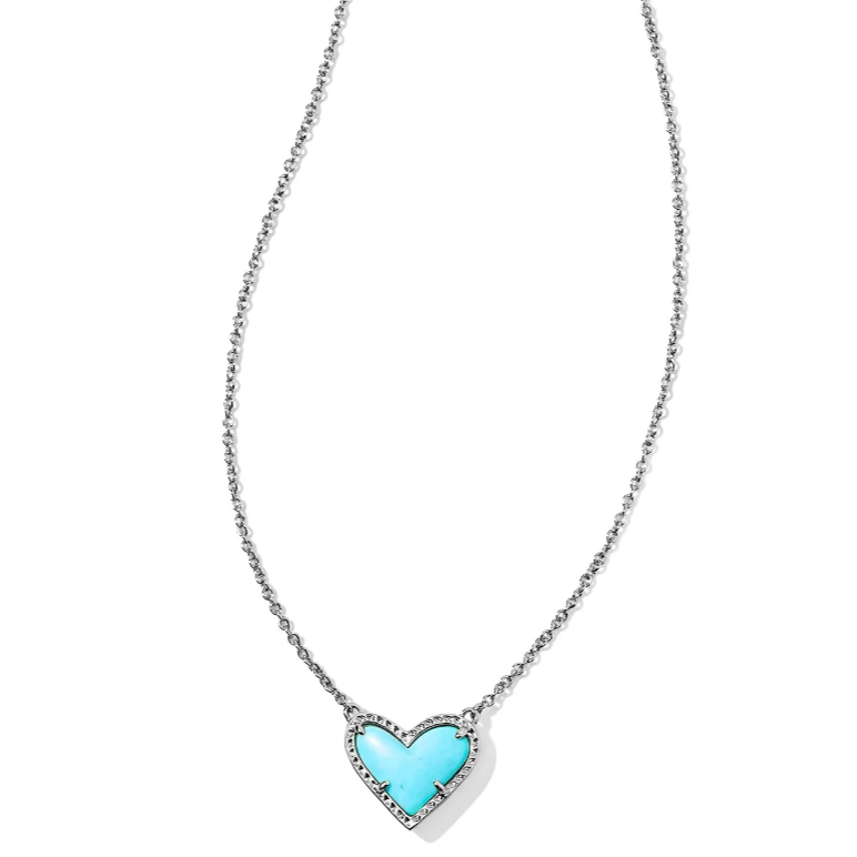 Ari Heart Short Pendant Necklace Turquoise