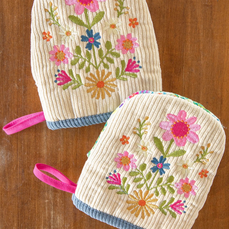 Embroidered Oven Mitt Set