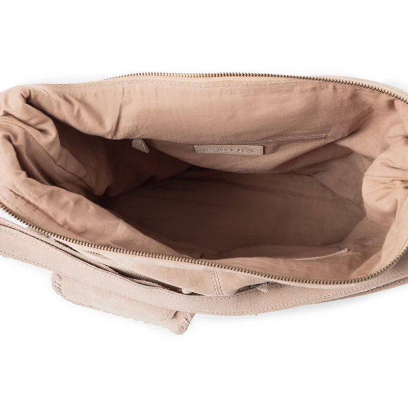 Smoky Trailhead Shoulder Bag In Beige